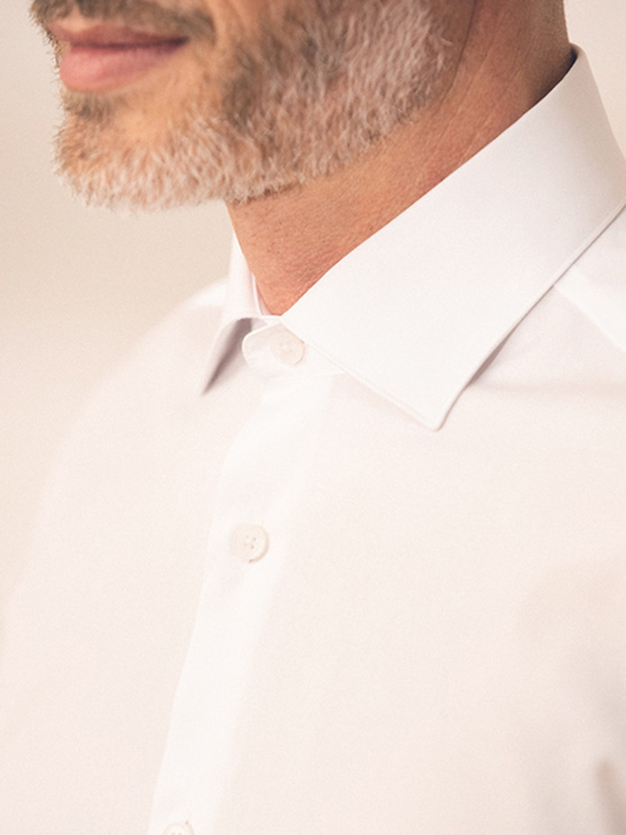 Chemise cérémonie col italien à poignets mousquetaires