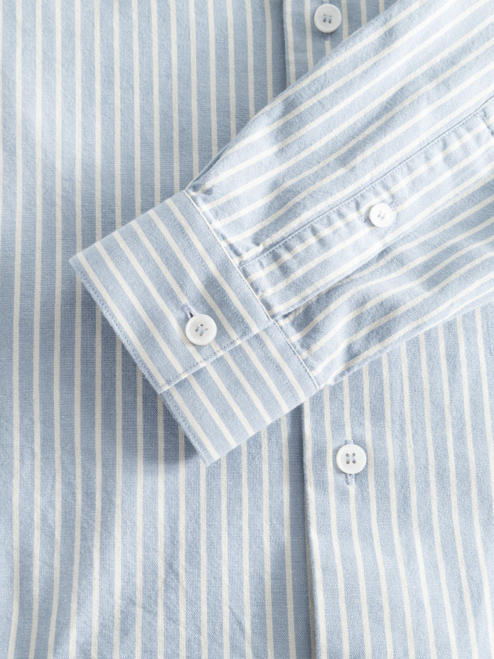 Camisa gola mandarim em oxford japonês com riscas azul céu