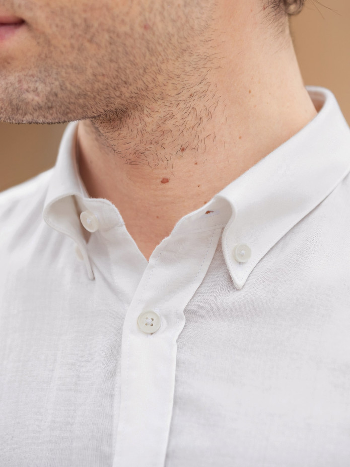 Camisa de gola americana em gaze de algodão branco