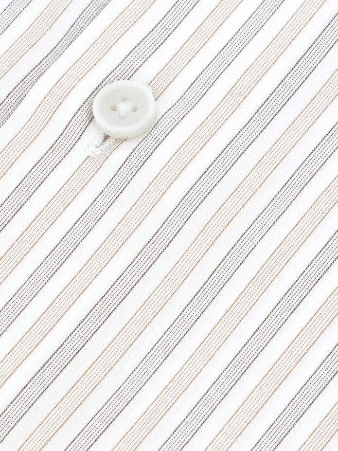 Camisa resistente a rugas de gola redonda com riscas castanhas