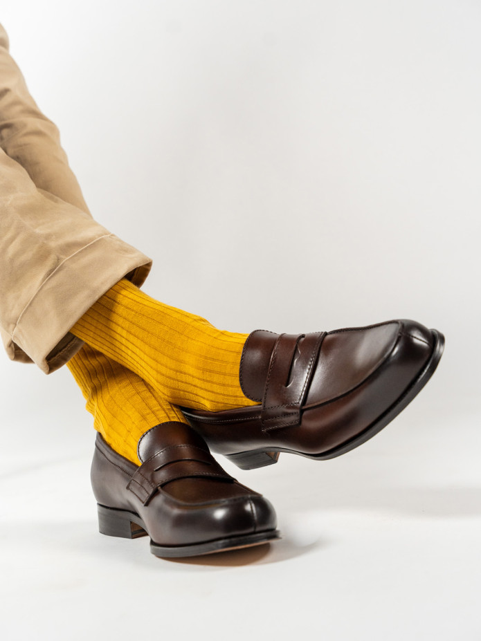 Meias de lã virgem amarelo mostarda