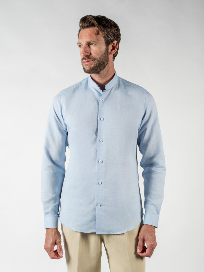 Camisa de colarinho invertido em linho e algodão azul-céu
