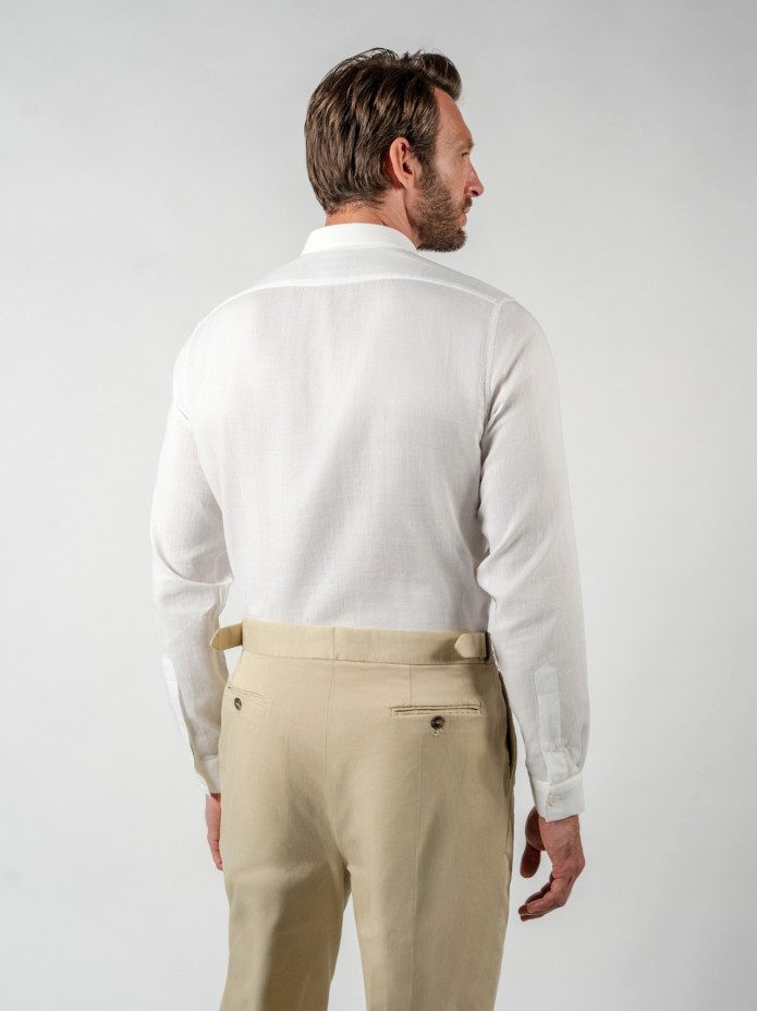 Camisa em gaze de algodão branco gola americana