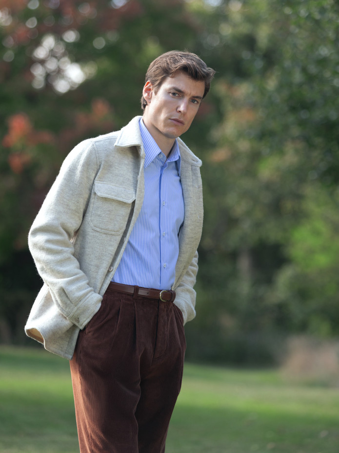 Chemise col classique bleue à rayures blanches