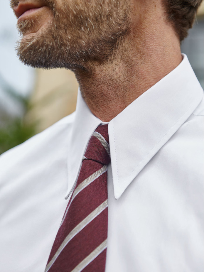 Camisa colarinho de pontas em popeline branca