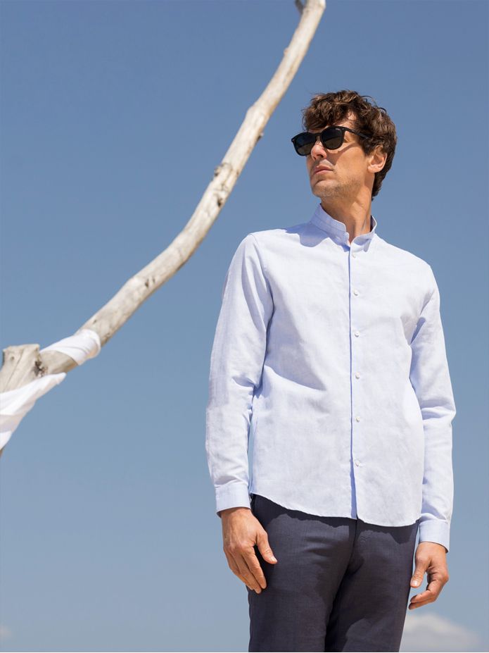 Camisa de gola Mao em linho azul-céu