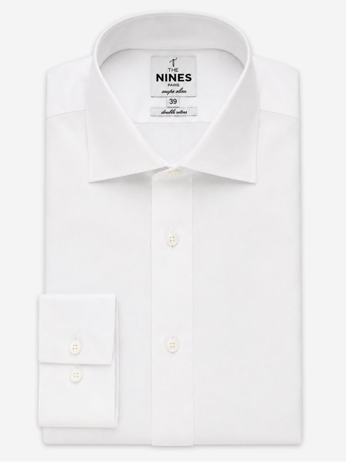 Camisa branca com colarinho italiano