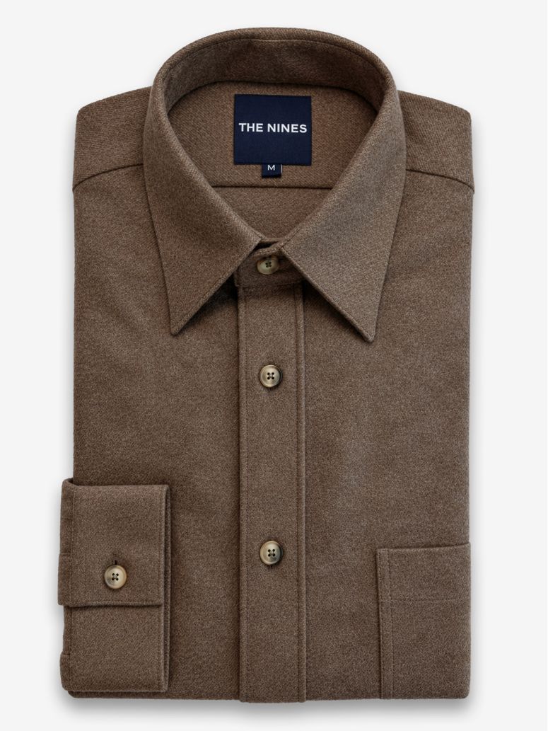 Camisa de colarinho francês em flanela castanha
