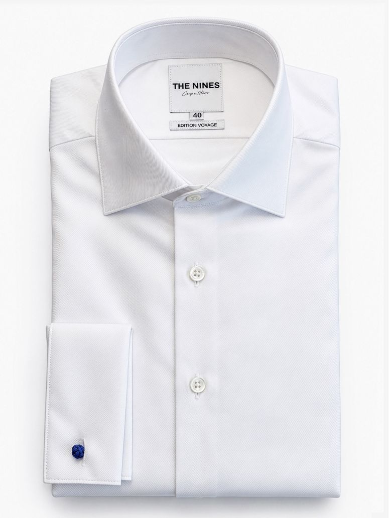 Camisa de colarinho italiano em twill branco com punhos mousquetaire