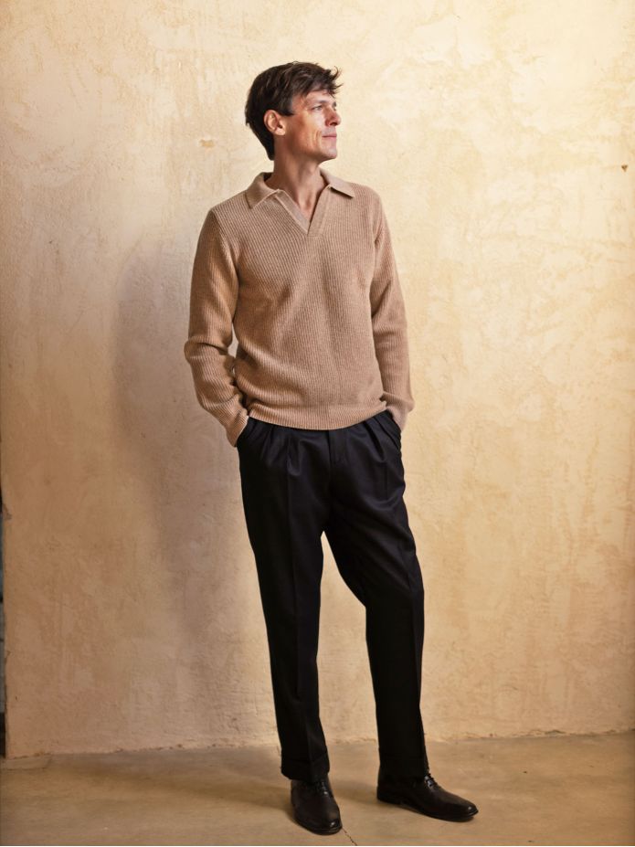 Camisola de malha inglesa castanha com gola polo Finn