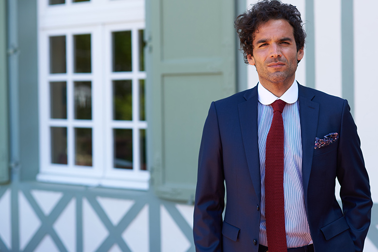 Escolher uma camisa com padrão