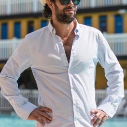 Como combinar camisa e situação?