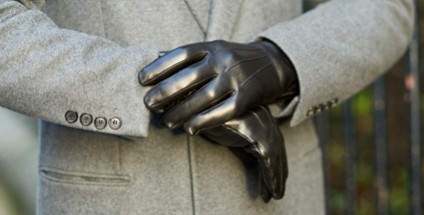 As luvas tácteis de couro para Homem: aliar elegância e tecnologia